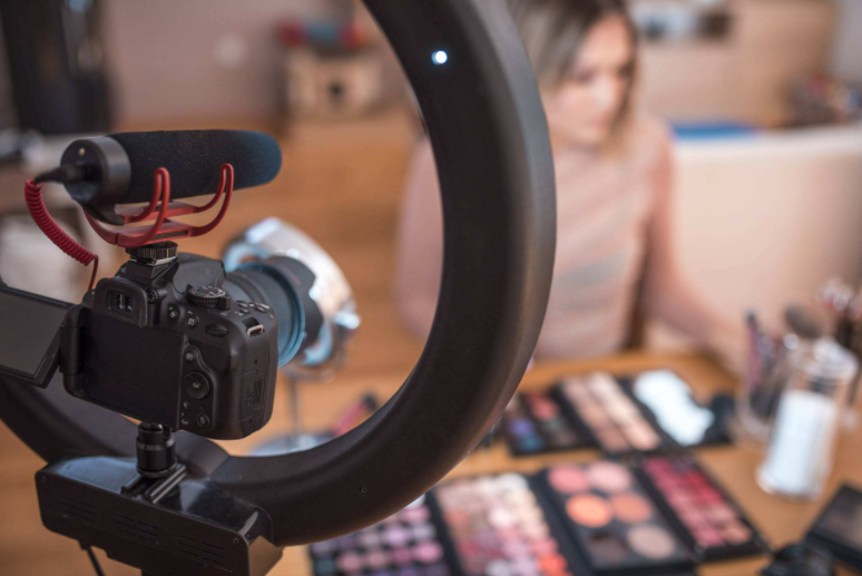 電商圈,直播帶貨,低價,平衡