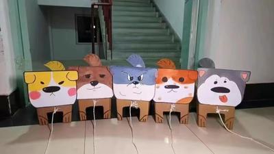 紙箱小狗,大學(xué)生,搞活