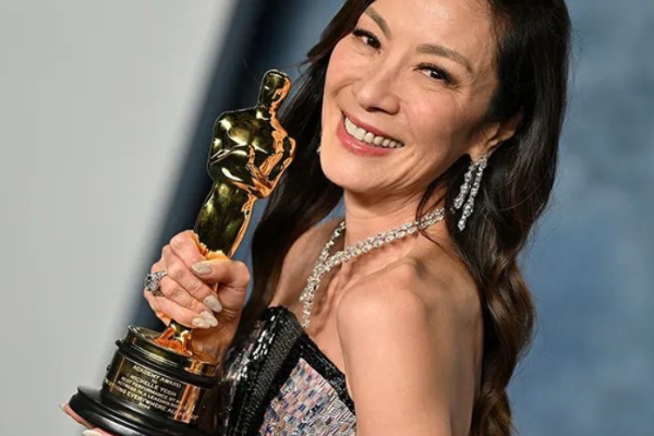 奧斯卡,楊紫瓊,《瞬息全宇宙》